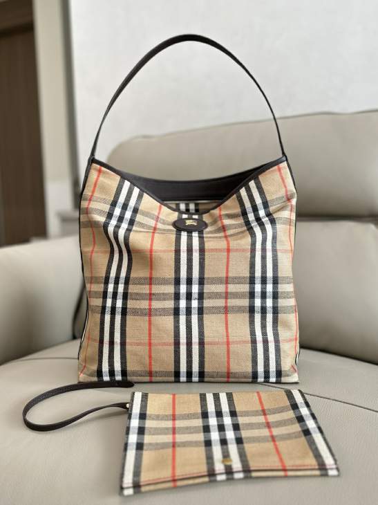 Picture of Burberry Handbags _SKUfw208745654fw